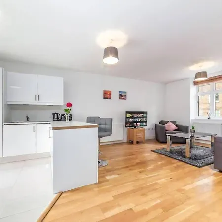 Lovely 2 Bedroom With Patio Waterloo Lm1 London Exterior photo