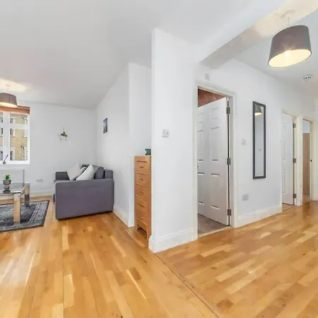 Lovely 2 Bedroom With Patio Waterloo Lm1 London Exterior photo